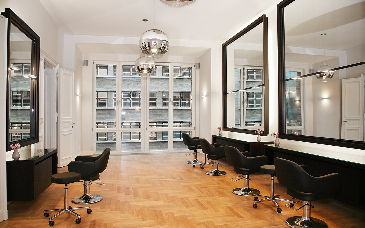 Farkas & Manthei. Friseure