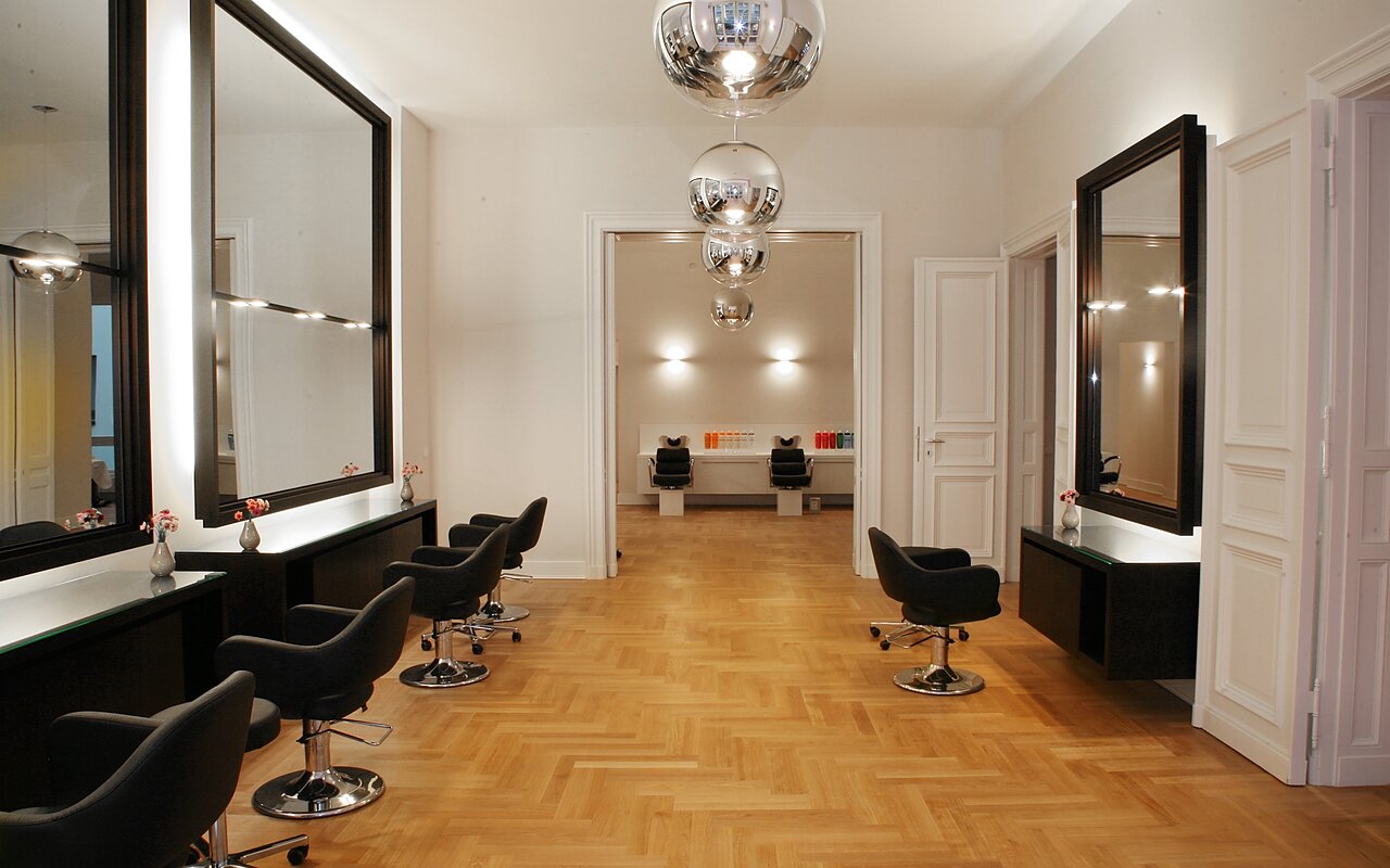 Farkas & Manthei. Friseure