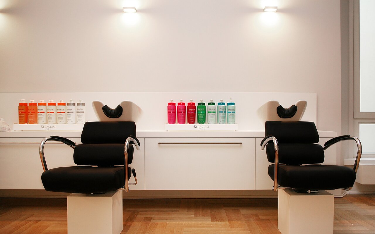 Farkas & Manthei. Friseure