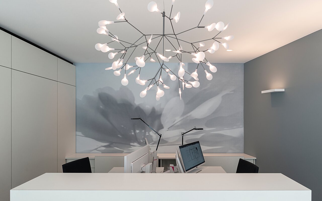 schmidt holzinger innenarchitekten rodgau arbeitsplaetze mit moooi leuchte